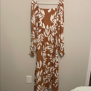NWT Pretty Garden Floral Maxi Dress Size Large